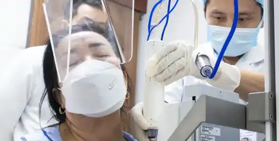 Phương pháp hút u vú chân không VABB được thực hiện bởi các bác sĩ chuyên khoa tại Bệnh viện Đa khoa Hà Nội.