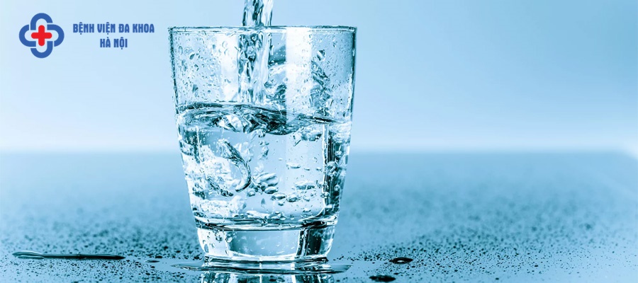 Uống ít nước - Nguy cơ cao hình thành sỏi bàng quang 