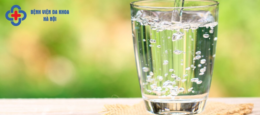 Uống nhiều nước giúp hệ tiết niệu hoạt động hiệu quả