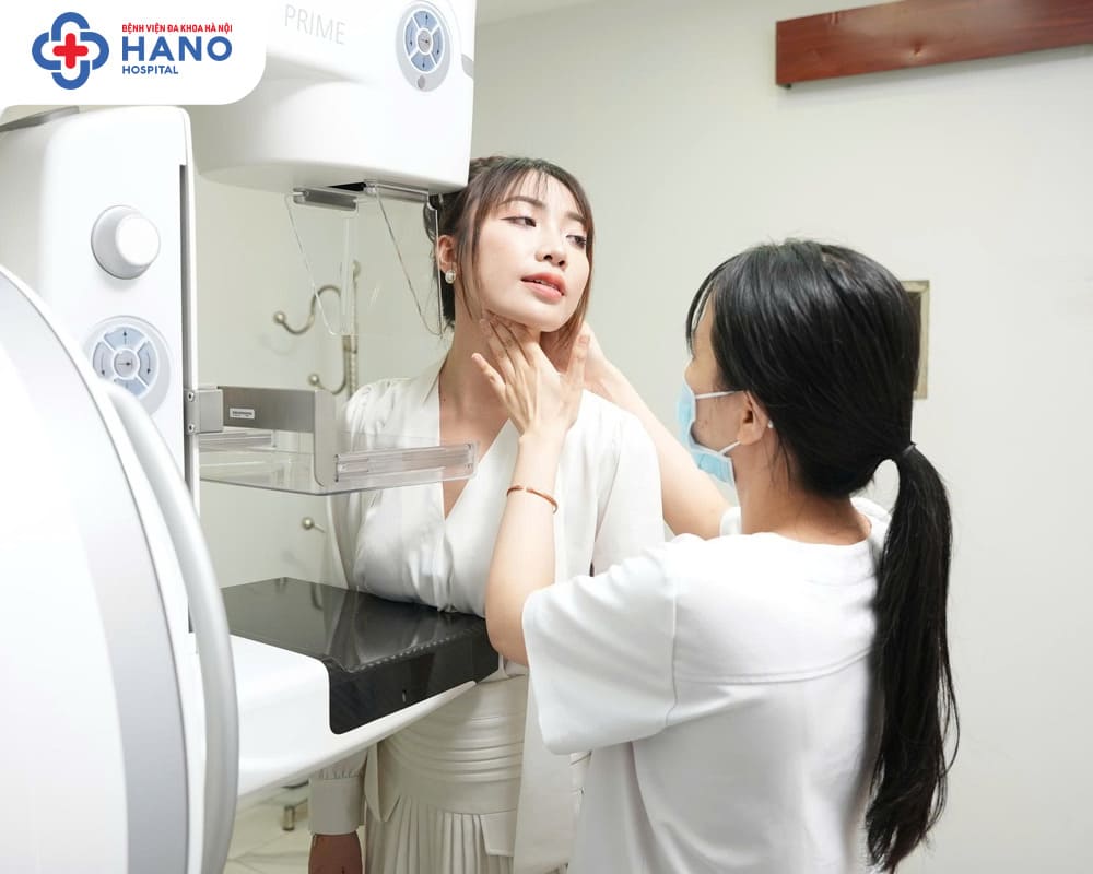 Chụp nhũ ảnh (X-quang vú) có đau không?
