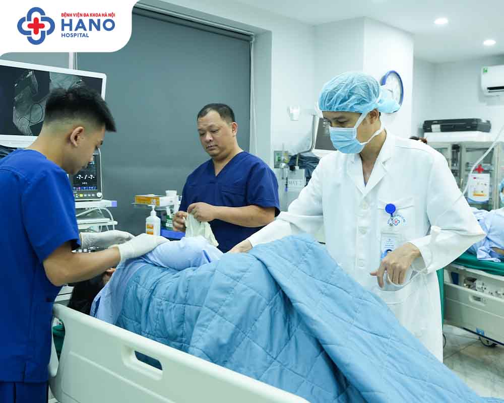 Nên chọn bệnh viện công hay bệnh viện tư để tối ưu chi phí?